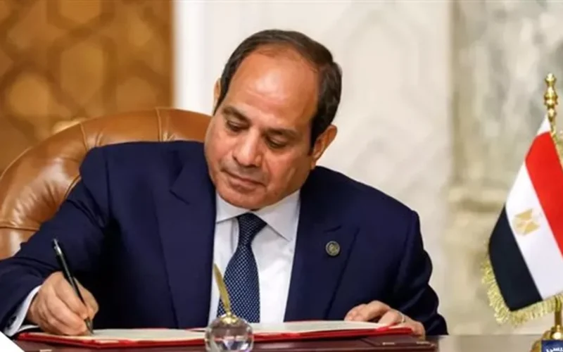 7 قرارات حكومية.. حزمة إجراءات جديدة تشمل التموين والإسكان ومنح مالية للمواطنين